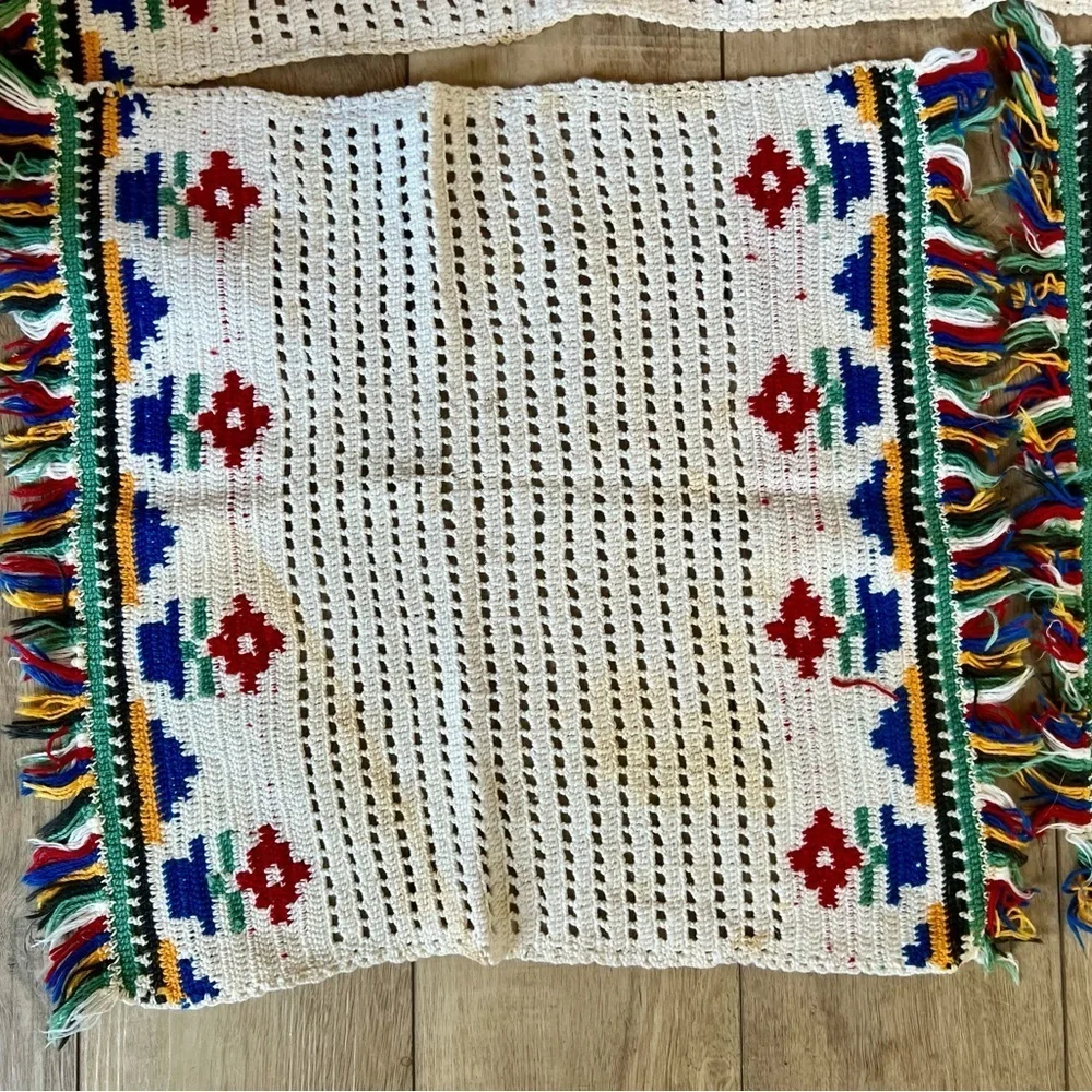Vintage Crochet Set of 4 Placemats and Table Runner with Fringe and Flower Motif